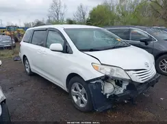 5TDKZ3DC5HS802587 2017 TOYOTA SIENNA