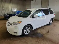 5TDKZ3DC5HS802993 2017 TOYOTA SIENNA