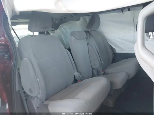 5TDKZ3DC5HS804758 2017 TOYOTA SIENNA - Image 8