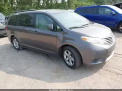 5TDKZ3DC5HS806235 2017 TOYOTA SIENNA