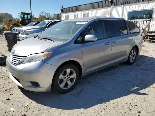 5TDKZ3DC5HS806543 2017 TOYOTA SIENNA - Image 1