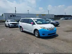 5TDKZ3DC5HS806879 2017 TOYOTA SIENNA