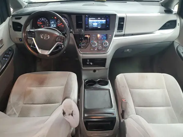 5TDKZ3DC5HS815999 2017 TOYOTA SIENNA - Image 8