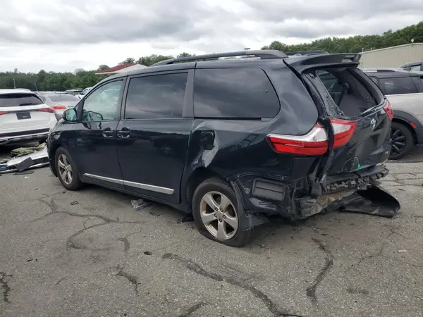 5TDKZ3DC5HS816814 2017 TOYOTA SIENNA - Image 2