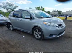 5TDKZ3DC5HS820605 2017 TOYOTA SIENNA