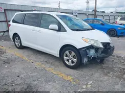 5TDKZ3DC5HS827649 2017 TOYOTA SIENNA