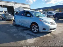 5TDKZ3DC5HS834410 2017 TOYOTA SIENNA