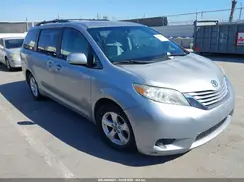 5TDKZ3DC5HS834603 2017 TOYOTA SIENNA