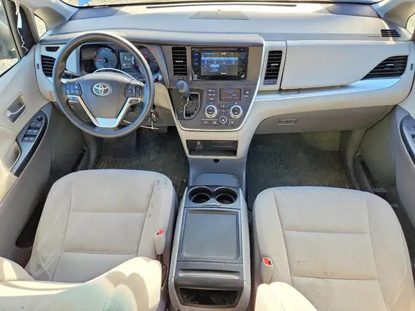 5TDKZ3DC5HS837467 2017 TOYOTA SIENNA - Image 8