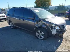 5TDKZ3DC5HS838005 2017 TOYOTA SIENNA