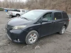 5TDKZ3DC5HS839932 2017 TOYOTA SIENNA
