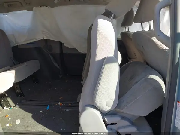 5TDKZ3DC5HS842085 2017 TOYOTA SIENNA - Image 8
