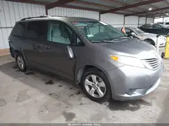 5TDKZ3DC5HS843057 2017 TOYOTA SIENNA