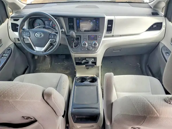 5TDKZ3DC5HS855144 2017 TOYOTA SIENNA - Image 8