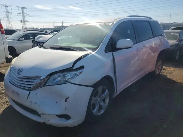 5TDKZ3DC5HS858674 2017 TOYOTA SIENNA - Image 1