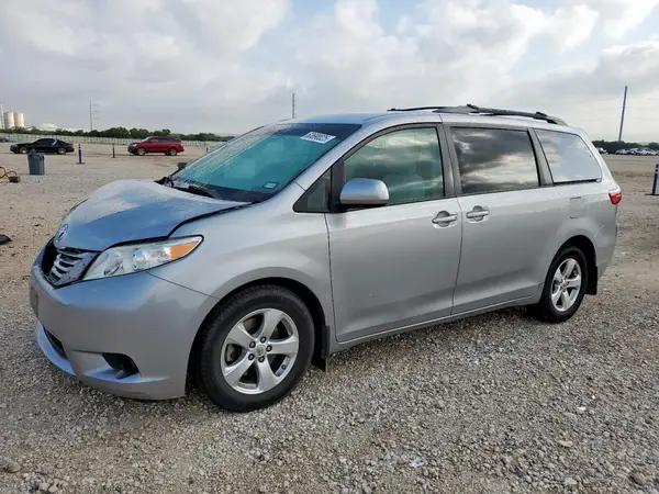 5TDKZ3DC5HS861042 2017 TOYOTA SIENNA - Image 1