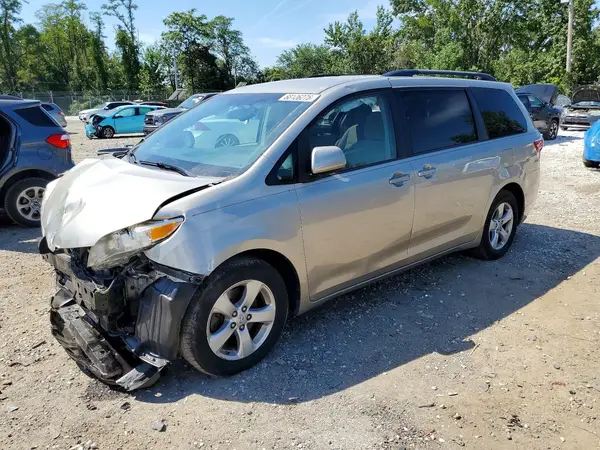 5TDKZ3DC5HS867973 2017 TOYOTA SIENNA - Image 1
