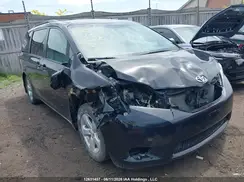 5TDKZ3DC5HS871974 2017 TOYOTA SIENNA