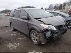 5TDKZ3DC5HS896793 2017 TOYOTA SIENNA