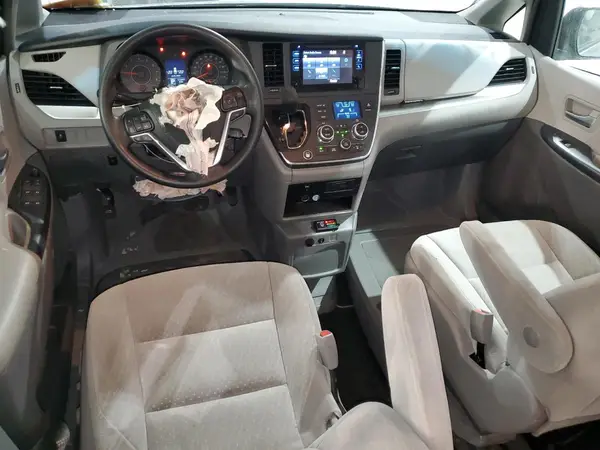 5TDKZ3DC5HS899970 2017 TOYOTA SIENNA - Image 8