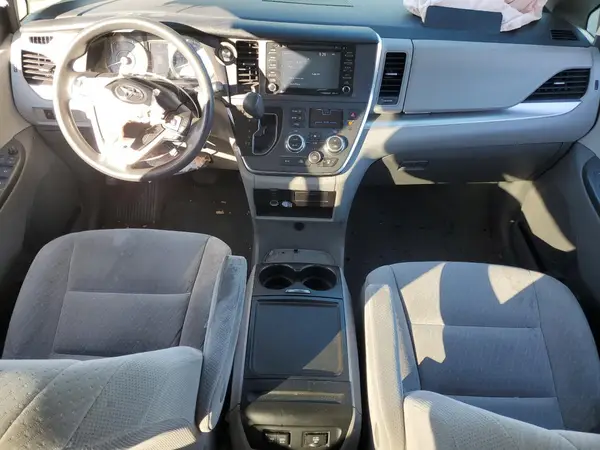 5TDKZ3DC5JS901187 2018 TOYOTA SIENNA - Image 8
