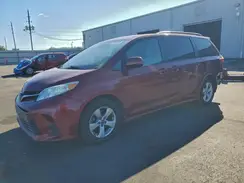 5TDKZ3DC5JS917504 2018 TOYOTA SIENNA