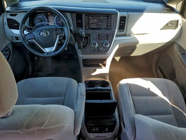 5TDKZ3DC5JS917504 2018 TOYOTA SIENNA - Image 8
