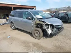 5TDKZ3DC5JS925571 2018 TOYOTA SIENNA