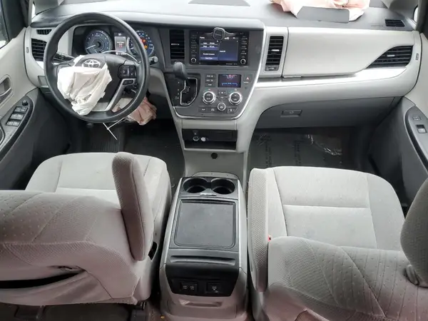 5TDKZ3DC5JS926624 2018 TOYOTA SIENNA - Image 8