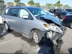 5TDKZ3DC5JS928180 2018 TOYOTA SIENNA