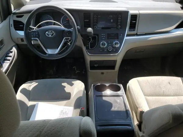 5TDKZ3DC5JS937221 2018 TOYOTA SIENNA - Image 8