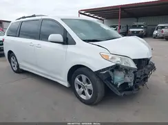 5TDKZ3DC5JS937476 2018 TOYOTA SIENNA