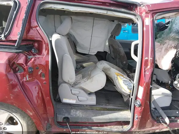 5TDKZ3DC5JS939597 2018 TOYOTA SIENNA - Image 8