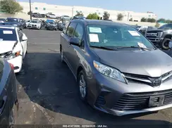5TDKZ3DC5JS946842 2018 TOYOTA SIENNA