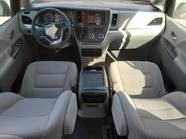 5TDKZ3DC5JS947442 2018 TOYOTA SIENNA - Image 8