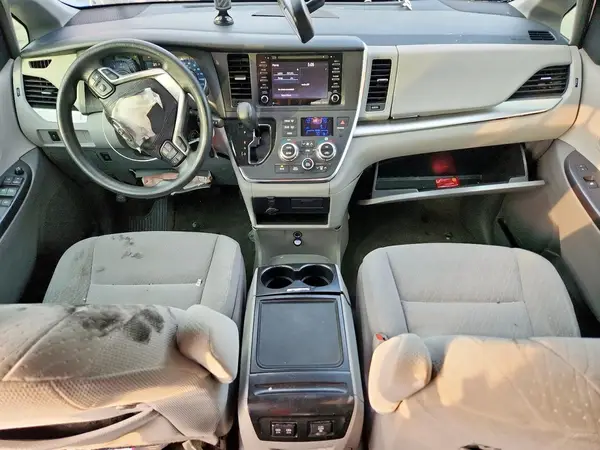 5TDKZ3DC5JS951815 2018 TOYOTA SIENNA - Image 8