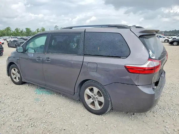 5TDKZ3DC5JS954052 2018 TOYOTA SIENNA - Image 2
