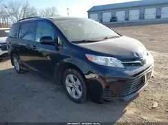 5TDKZ3DC5JS955864 2018 TOYOTA SIENNA
