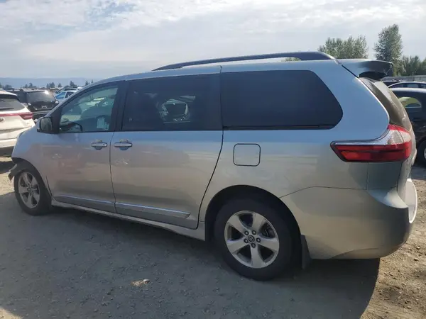 5TDKZ3DC5KS001780 2019 TOYOTA SIENNA - Image 2