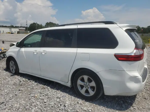 5TDKZ3DC5KS002038 2019 TOYOTA SIENNA - Image 2