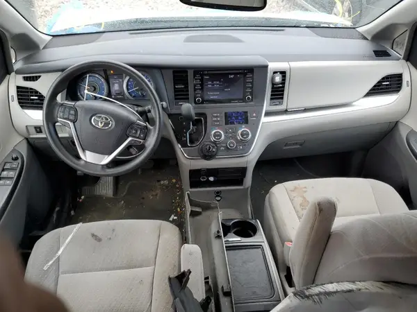 5TDKZ3DC5KS002038 2019 TOYOTA SIENNA - Image 8
