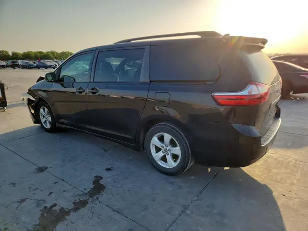 5TDKZ3DC5KS008471 2019 TOYOTA SIENNA - Image 2