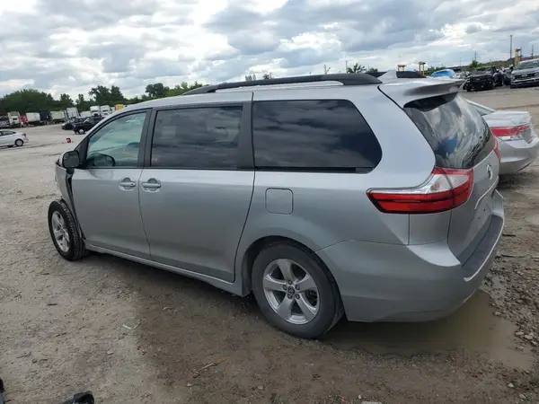 5TDKZ3DC5KS017266 2019 TOYOTA SIENNA - Image 2