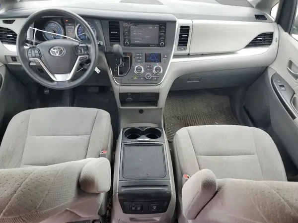 5TDKZ3DC5KS017266 2019 TOYOTA SIENNA - Image 8