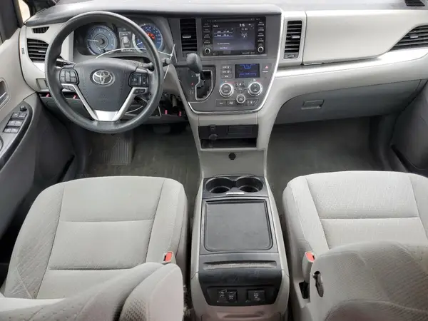 5TDKZ3DC5KS972195 2019 TOYOTA SIENNA - Image 8