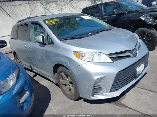 5TDKZ3DC5KS982208 2019 TOYOTA SIENNA - Image 1