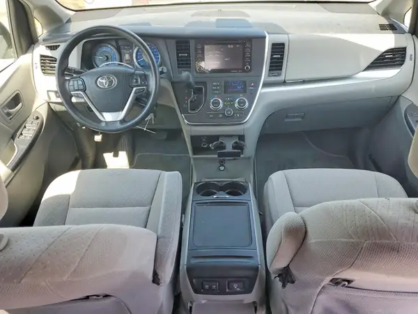 5TDKZ3DC5KS993841 2019 TOYOTA SIENNA - Image 8