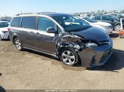 5TDKZ3DC5KS999199 2019 TOYOTA SIENNA