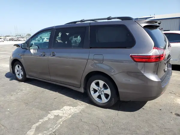 5TDKZ3DC5LS027314 2020 TOYOTA SIENNA - Image 2