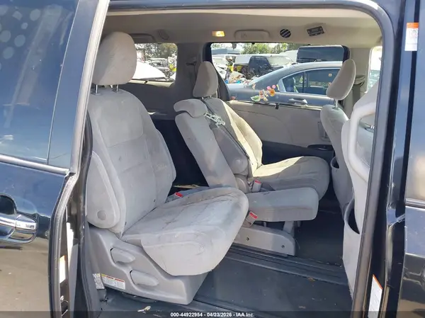 5TDKZ3DC5LS029340 2020 TOYOTA SIENNA - Image 8